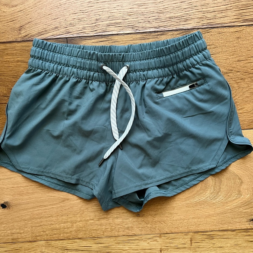 Vuori Shorts Size XS BRAND NEW